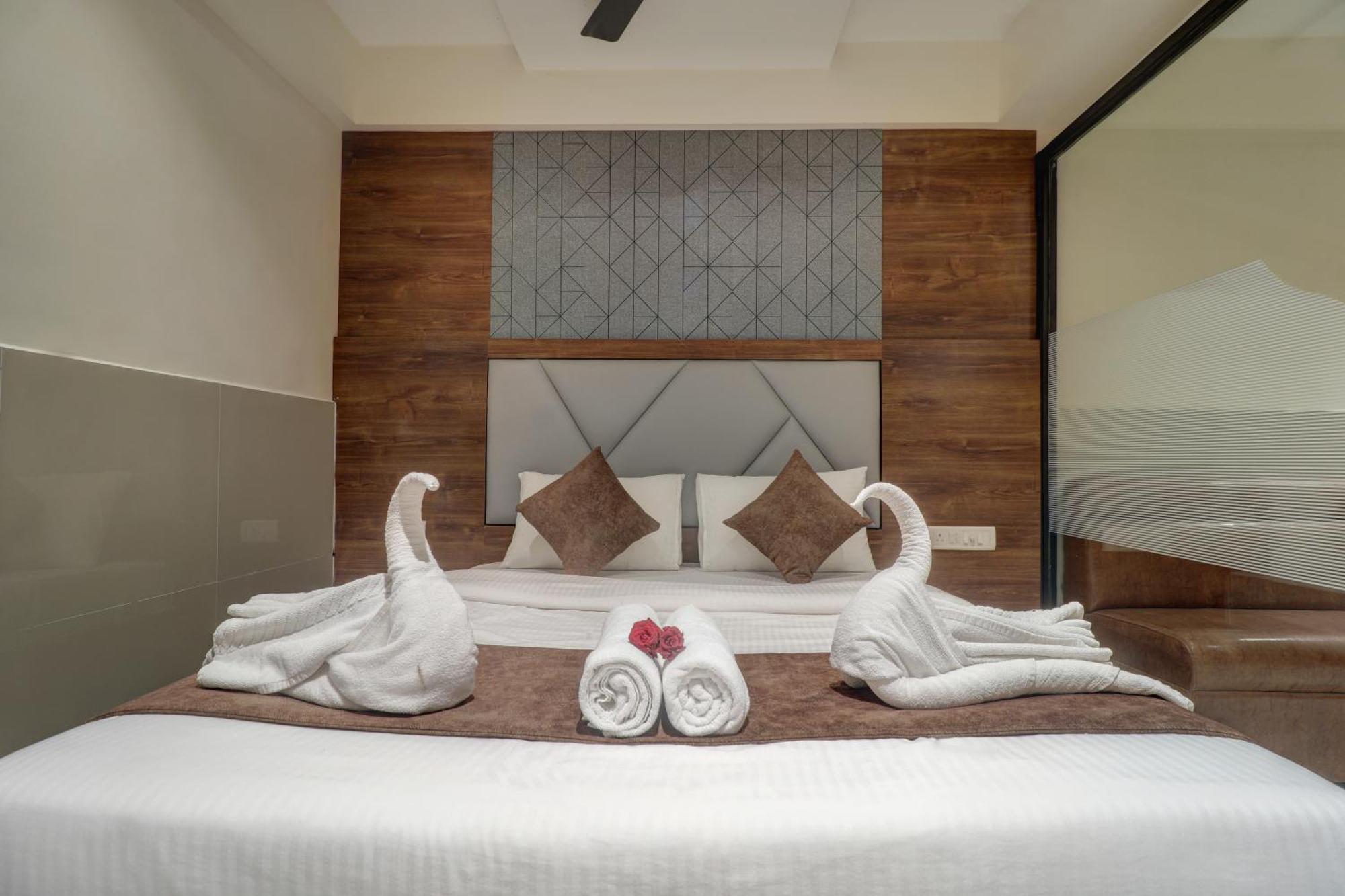 Hotel New Parimeet Residency Navi Mumbai Exterior foto