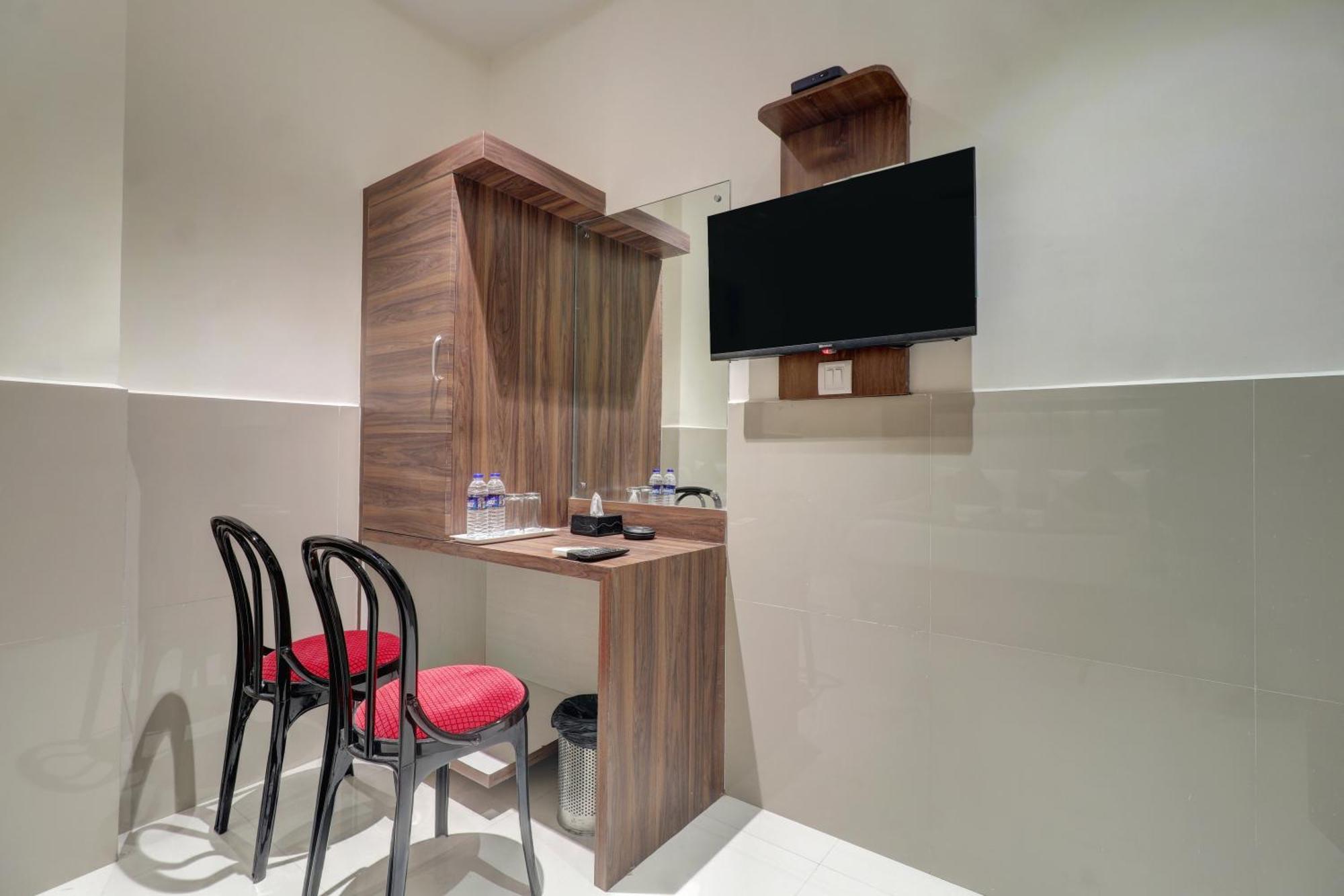 Hotel New Parimeet Residency Navi Mumbai Exterior foto