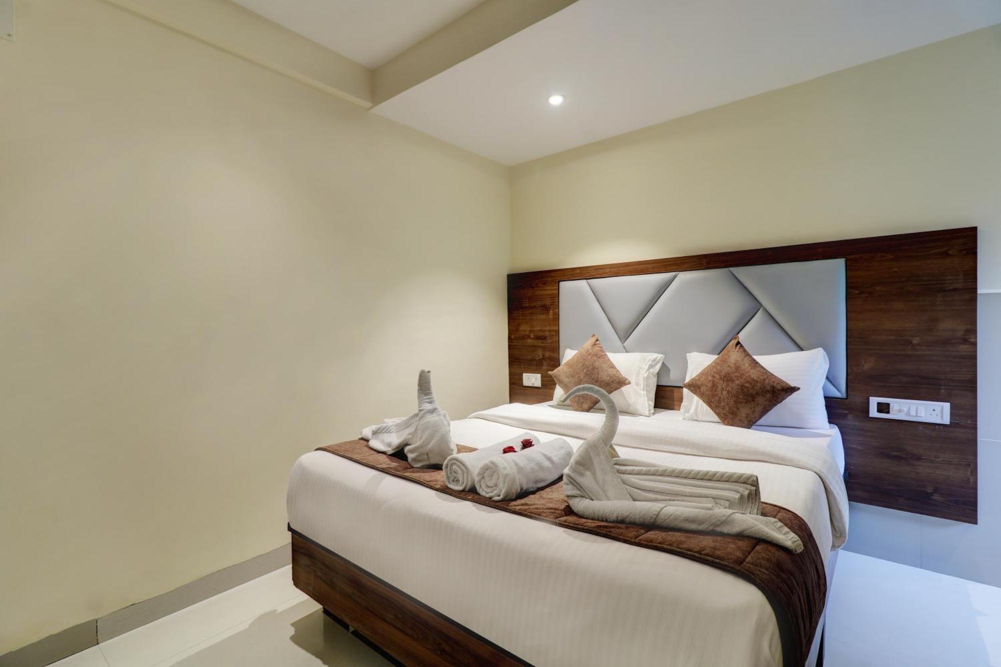 Hotel New Parimeet Residency Navi Mumbai Exterior foto
